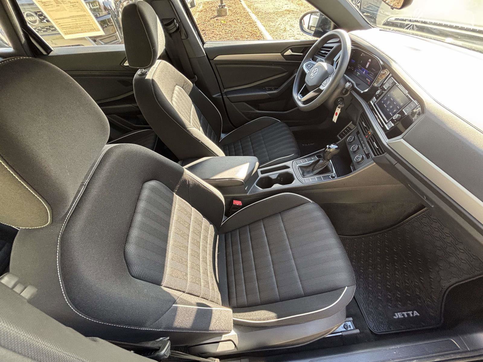 Used 2023 Volkswagen Jetta Sport image 24