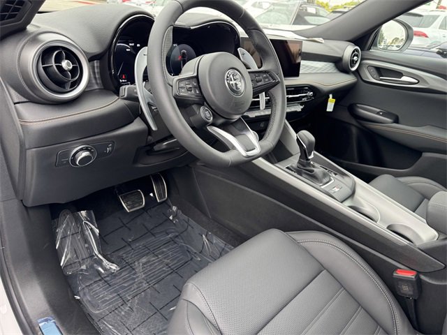 New 2025 Alfa Romeo Tonale w/ Premium Package image 12