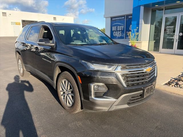 Used 2023 Chevrolet Traverse LT w/ Rear Camera Mirror Package AWD/4WD image 3