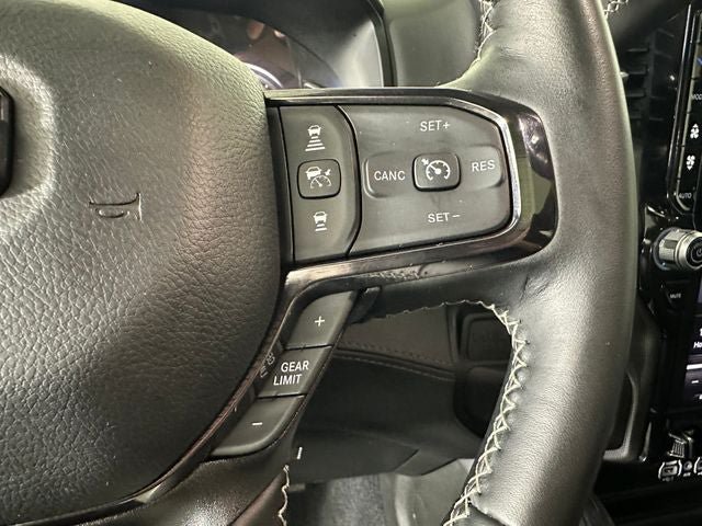 Used 2025 RAM 2500 Limited AWD/4WD image 16