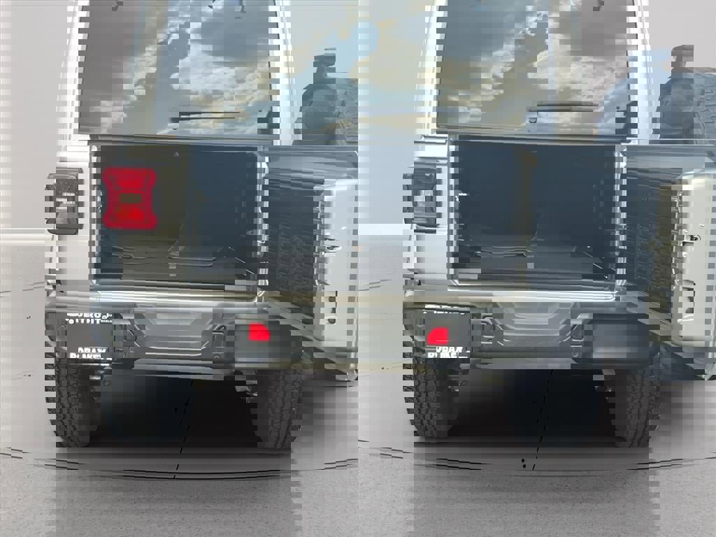 Used 2018 Jeep Wrangler Unlimited Sahara image 8