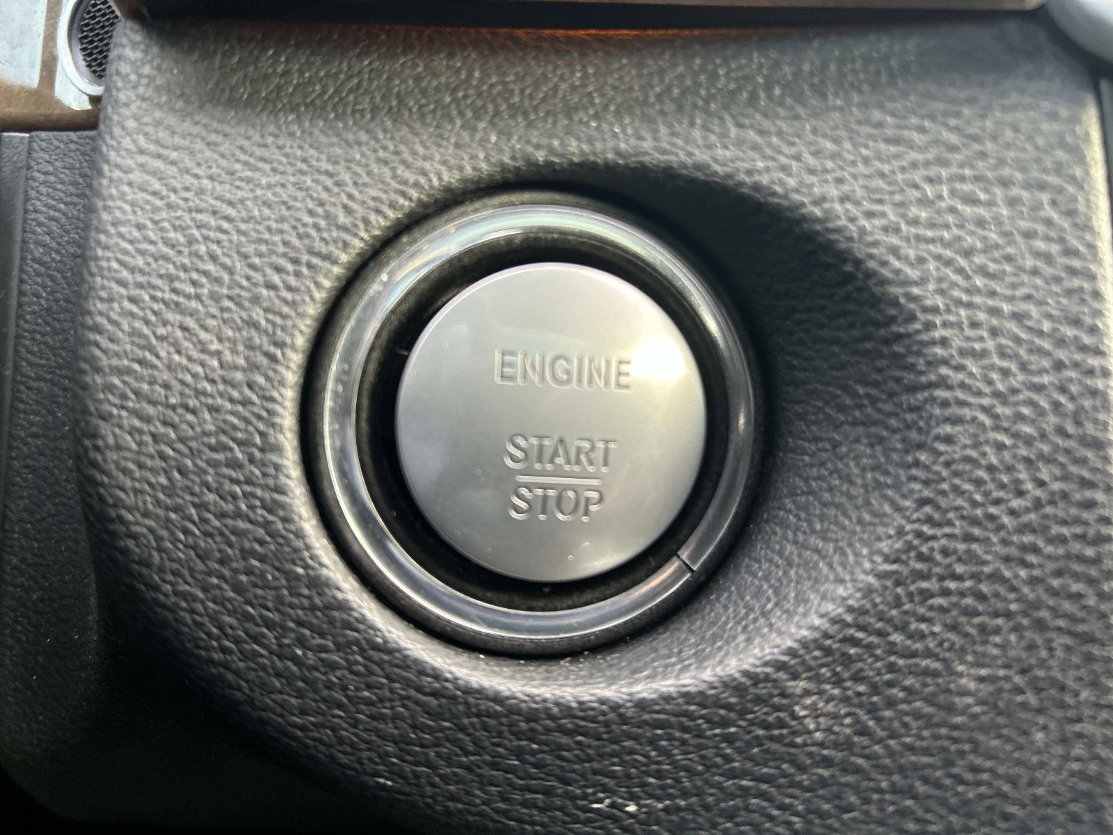 Used 2010 Mercedes-Benz E 350 4MATIC Sedan image 29