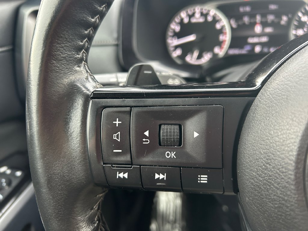 Used 2023 Nissan Pathfinder SL AWD/4WD image 26
