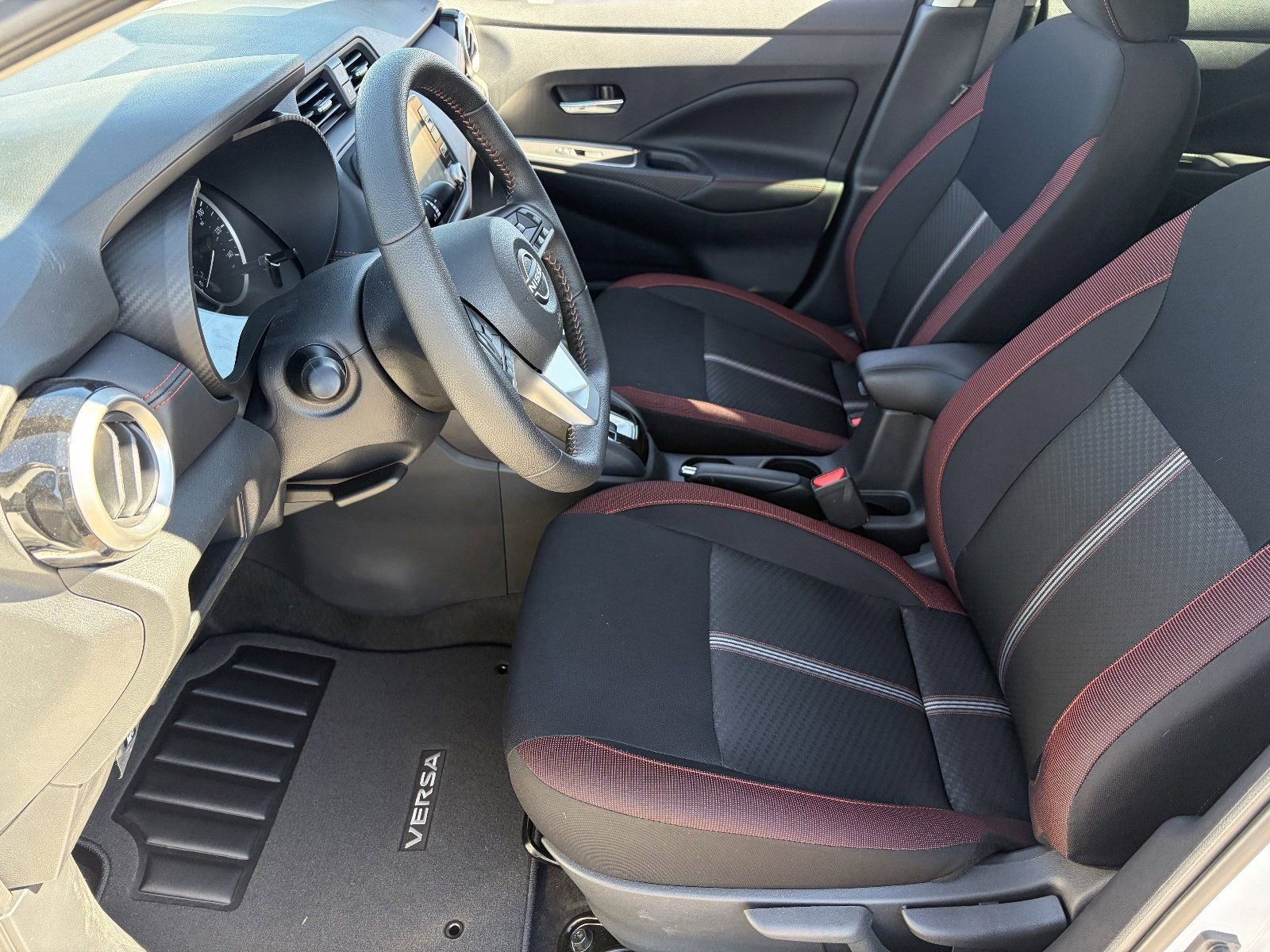 New 2025 Nissan Versa SR w/ Trunk Package image 20