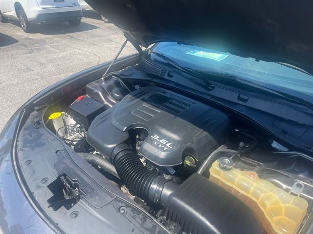 Used 2019 Dodge Charger SXT image 10