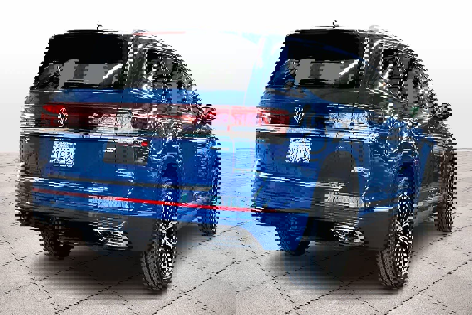 Used 2025 Volkswagen Atlas SEL Premium R-Line image 15