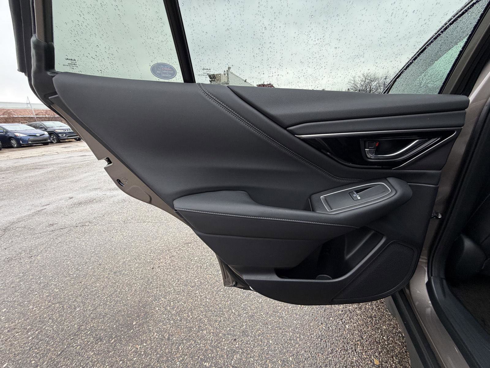 Used 2024 Subaru Outback Limited image 28
