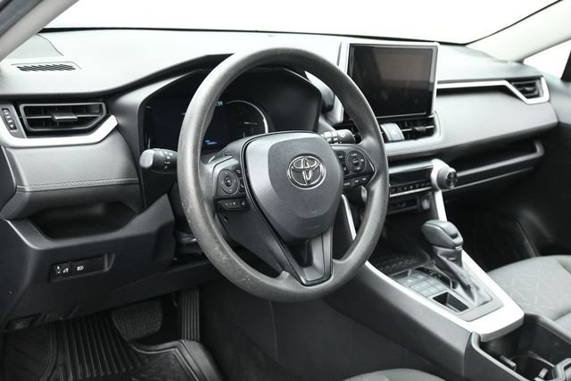 Used 2023 Toyota RAV4 XLE AWD/4WD image 15