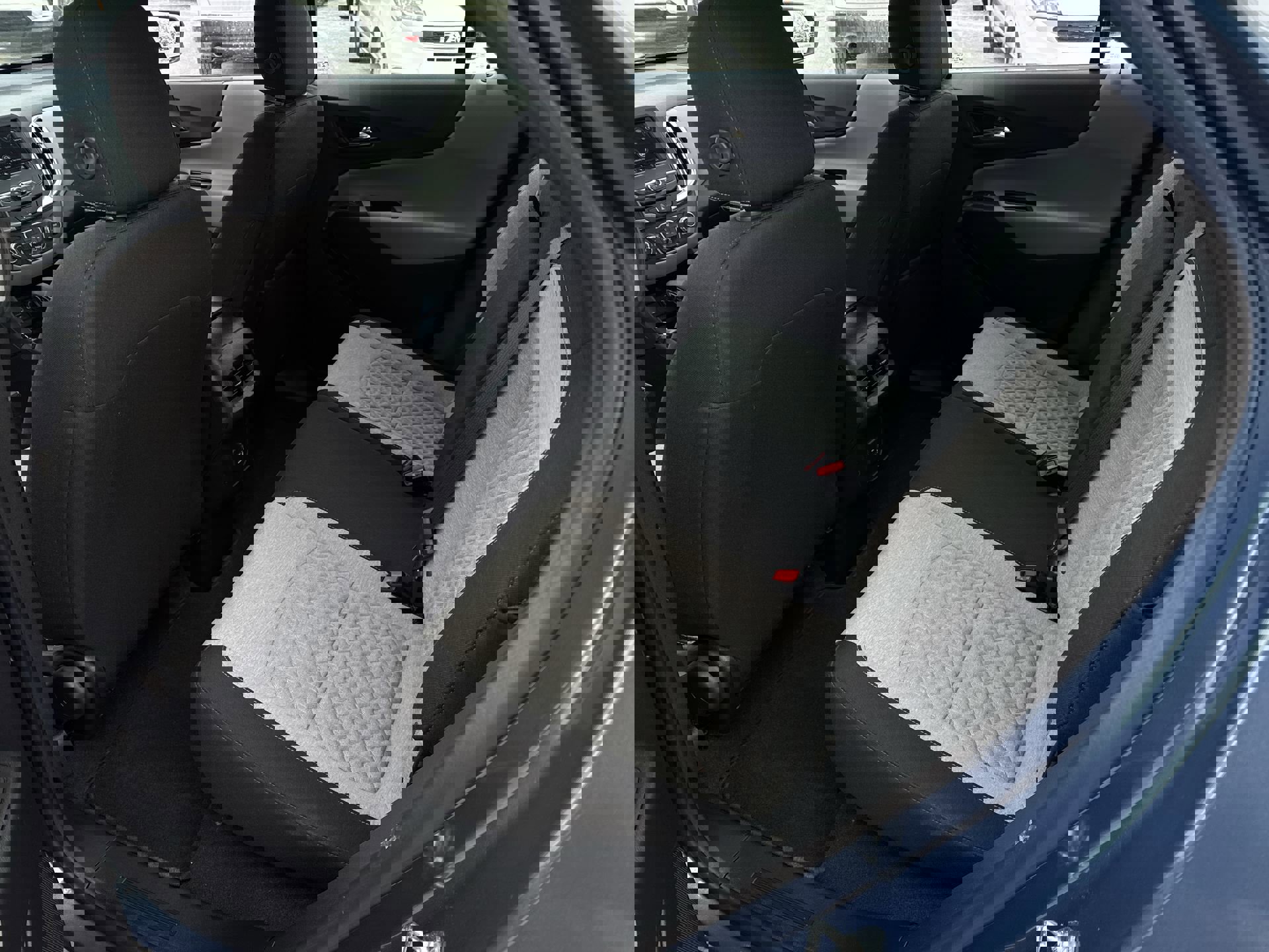 Certified 2024 Chevrolet Equinox LS w/ Driver Confidence II Package image 21