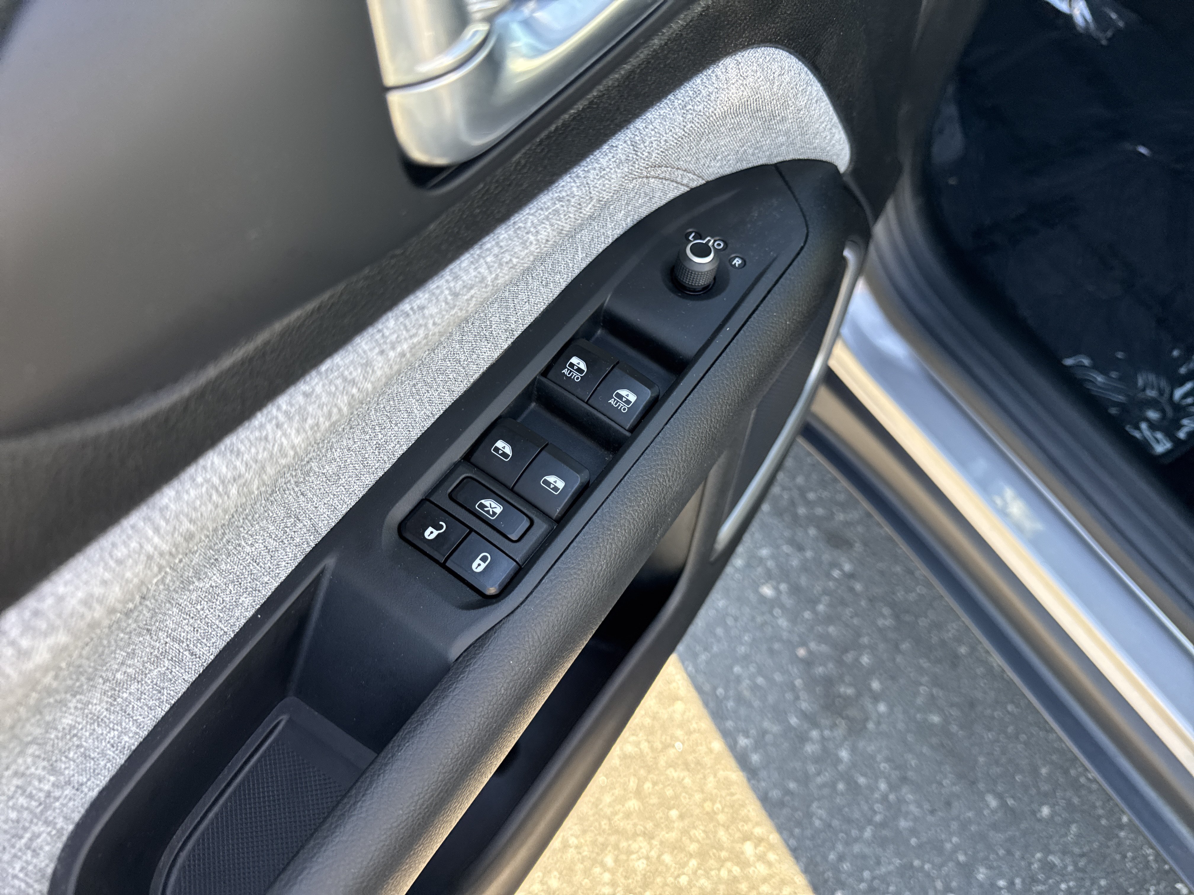 Used 2023 Jeep Compass Latitude AWD/4WD image 15