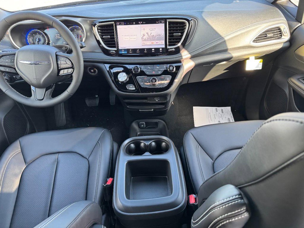 New 2026 Chrysler Pacifica Select image 10