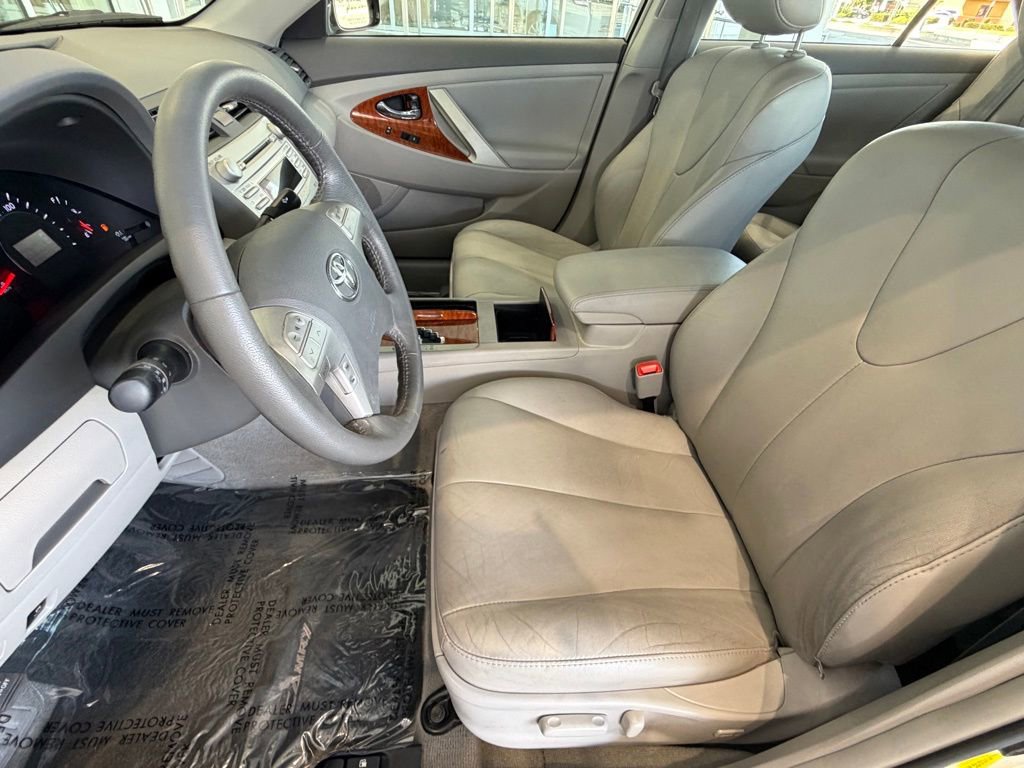 Used 2011 Toyota Camry XLE w/ XLE Extra-Value Pkg #2 image 20