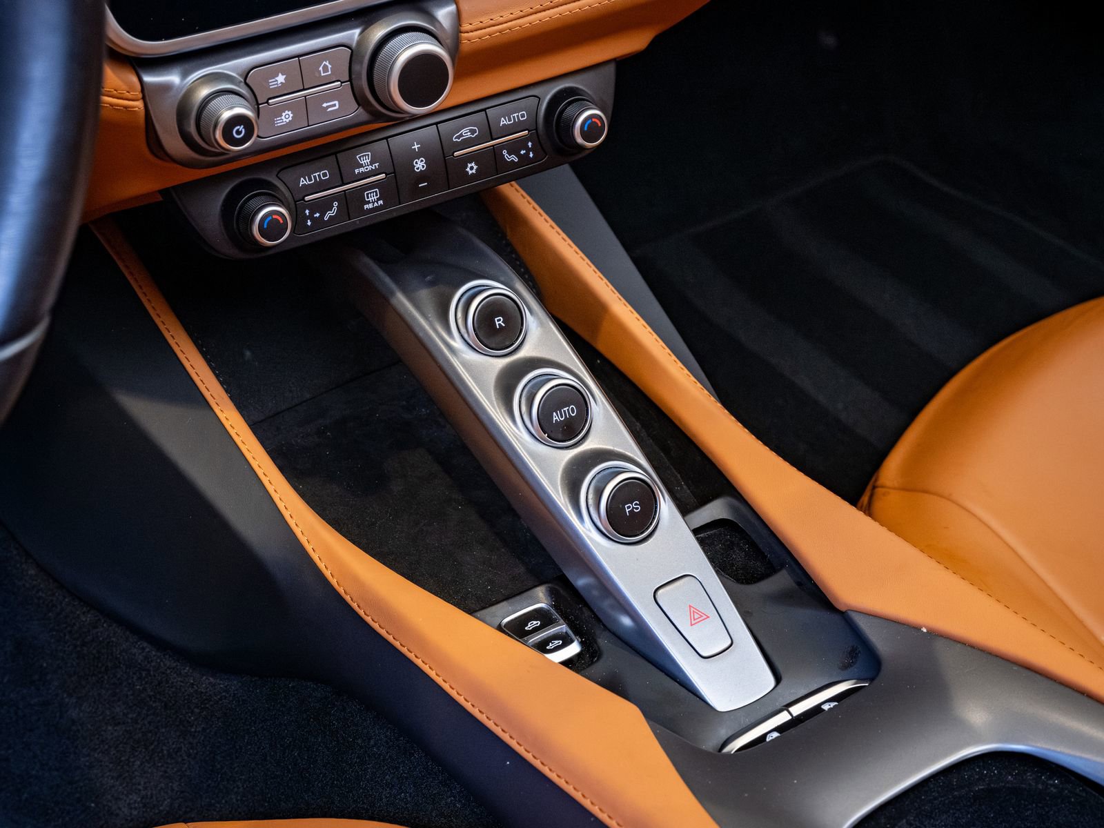 Used 2019 Ferrari Portofino RWD image 15