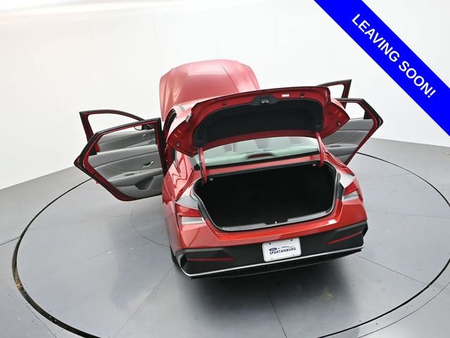Used 2024 Hyundai Elantra SEL FWD image 39