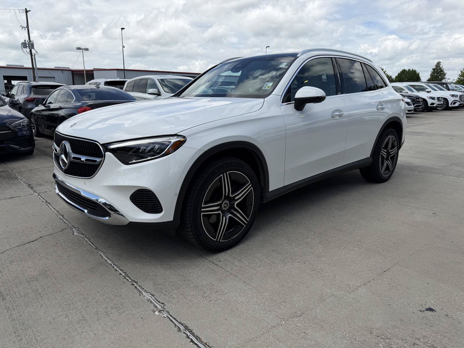 Certified 2026 Mercedes-Benz GLC 300 image 3