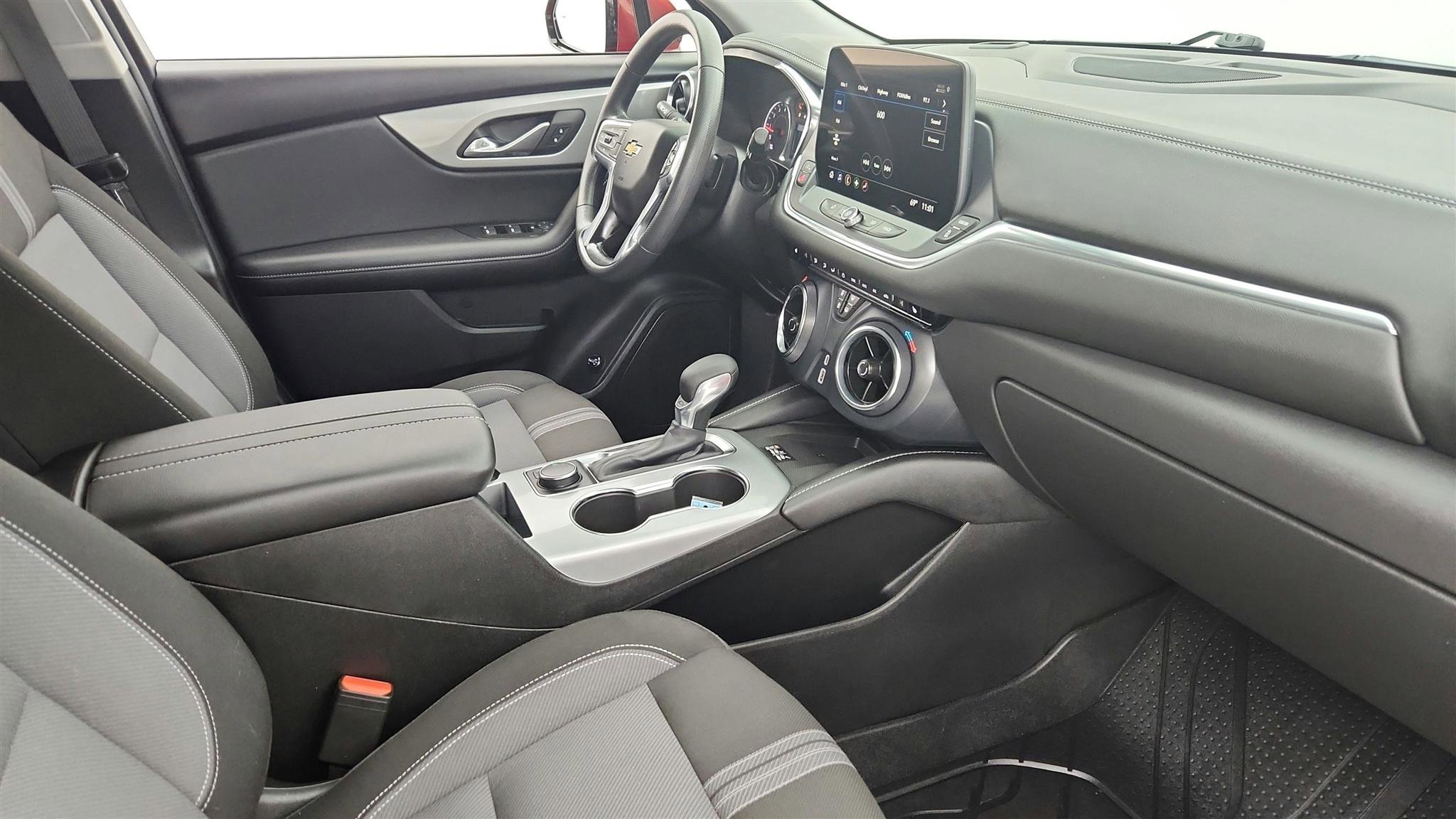Used 2024 Chevrolet Blazer LT w/ Convenience Package FWD image 34