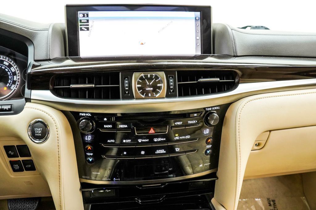 Used 2018 Lexus LX 570 4WD image 29