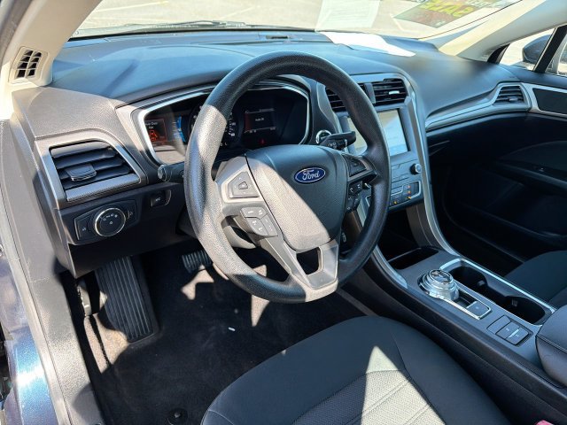 Used 2020 Ford Fusion SE FWD image 12