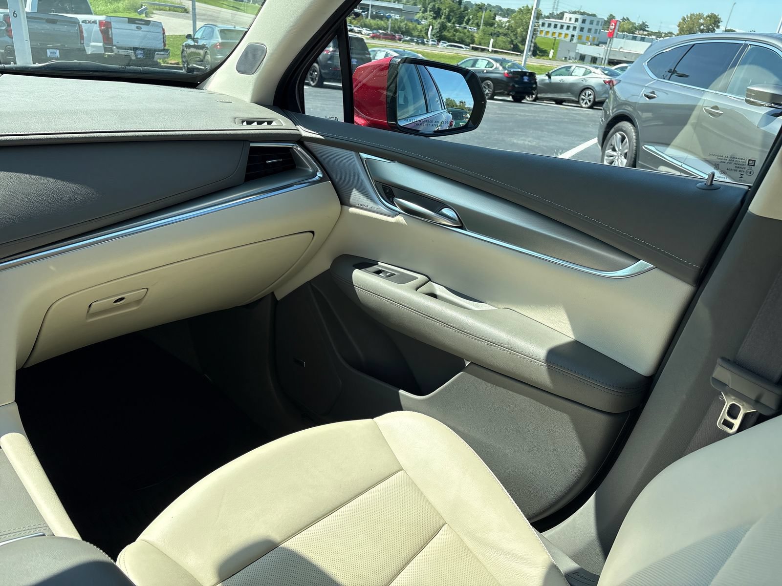 Used 2024 Cadillac XT5 Premium Luxury w/ LPO, Floor Liner Package AWD/4WD image 34