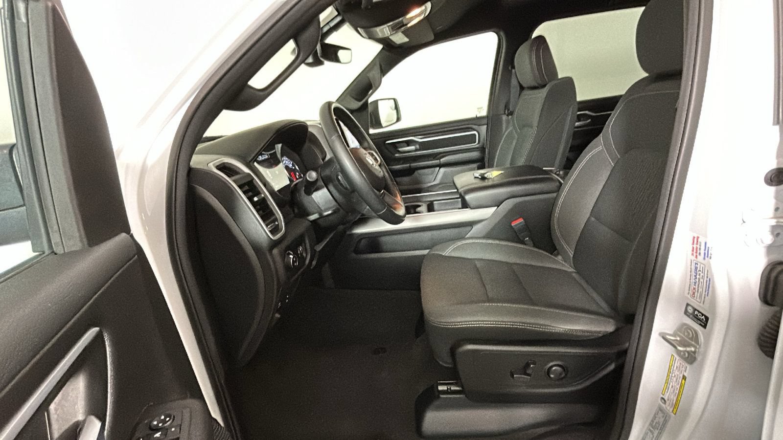 Used 2023 RAM 1500 Big Horn AWD/4WD image 14