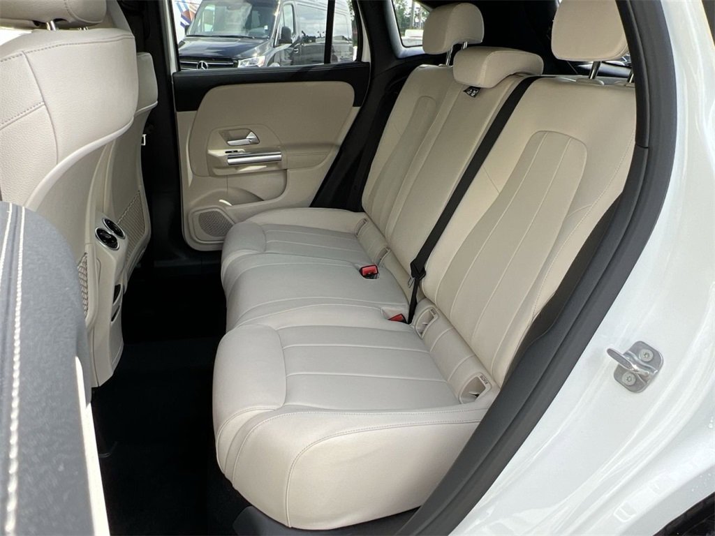 Certified 2025 Mercedes-Benz GLA 250 4MATIC image 22