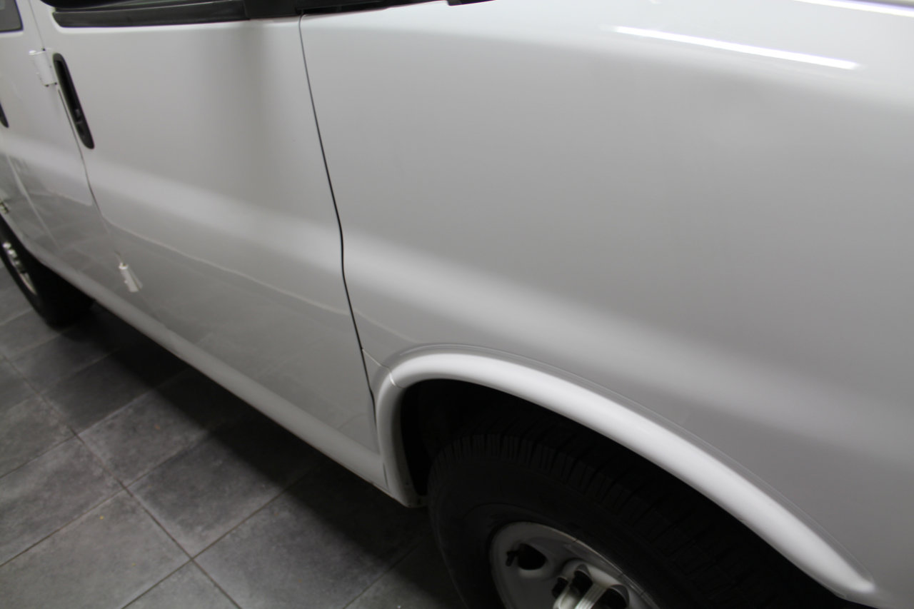 Used 2018 Chevrolet Express 2500 RWD 2500 135 w/ Driver Convenience Package image 32