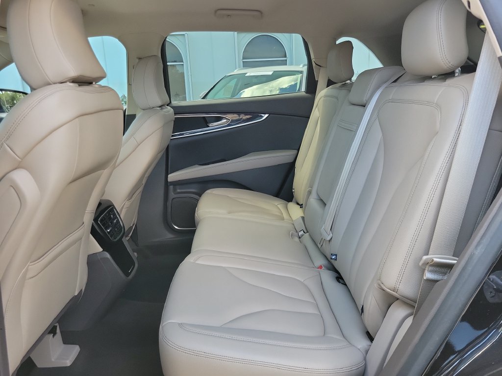 Certified 2022 Lincoln Nautilus FWD w/ Premium Package image 8