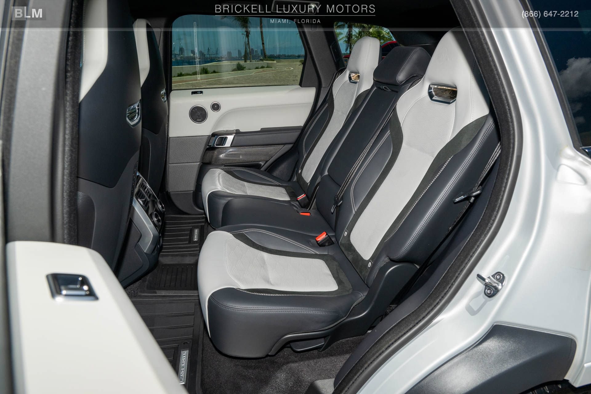 Used 2022 Land Rover Range Rover Sport SVR Carbon Edition AWD/4WD image 10