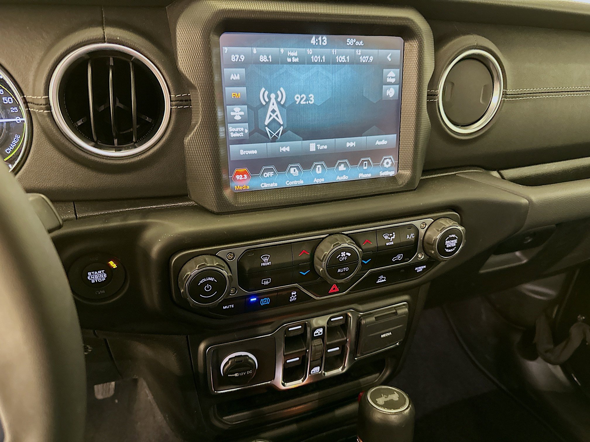 Used 2023 Jeep Wrangler Sahara image 26