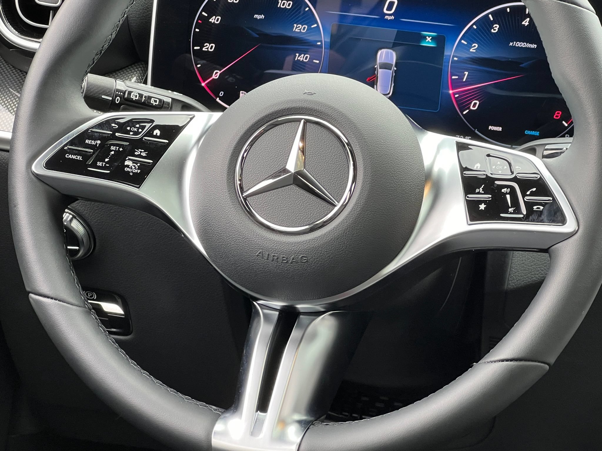 Used 2025 Mercedes-Benz GLC 300 4MATIC image 30
