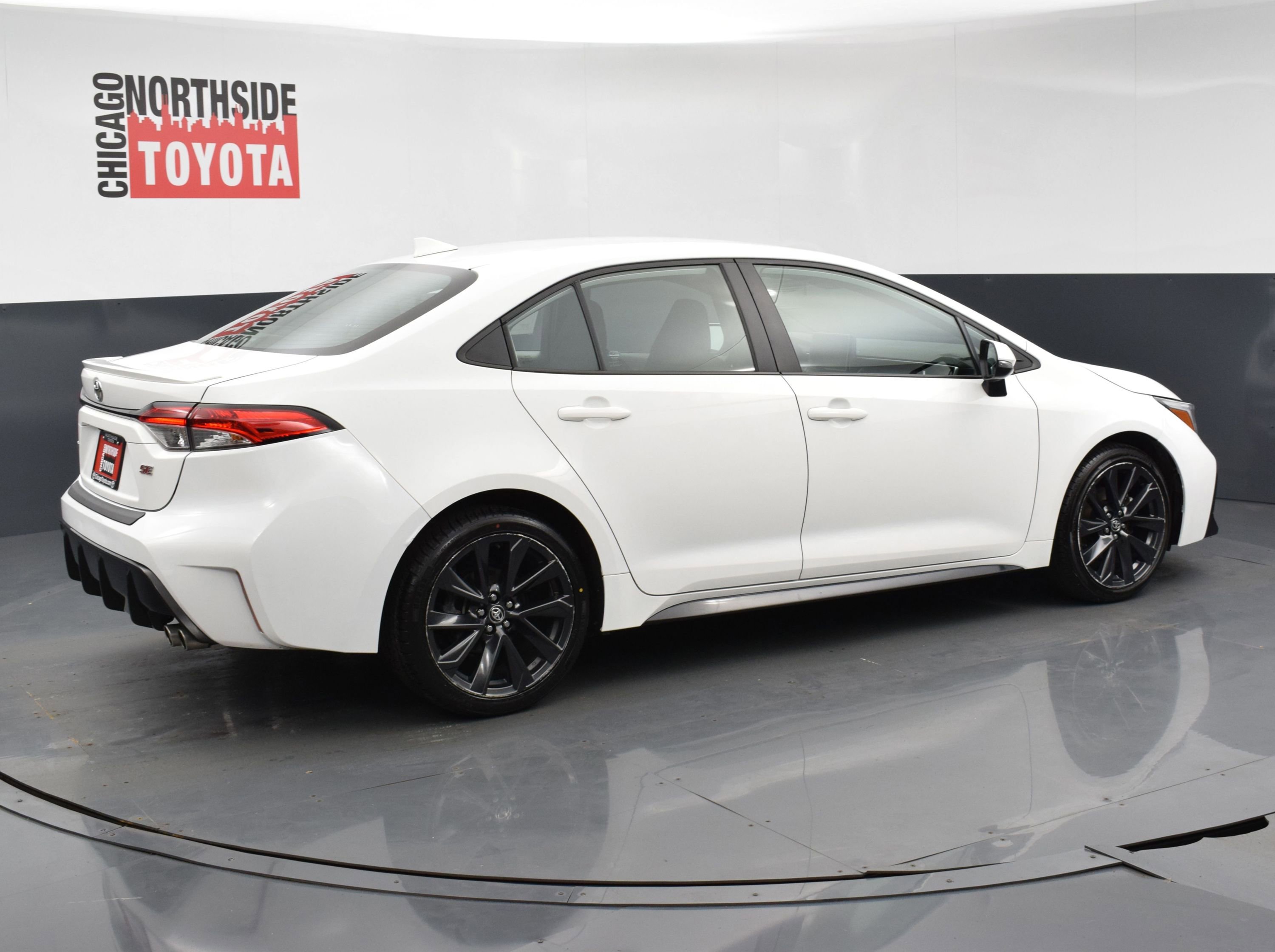 Used 2023 Toyota Corolla SE FWD image 4