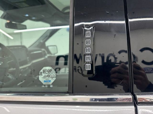 Certified 2022 Ford F150 Lariat w/ Equipment Group 502A High image 28