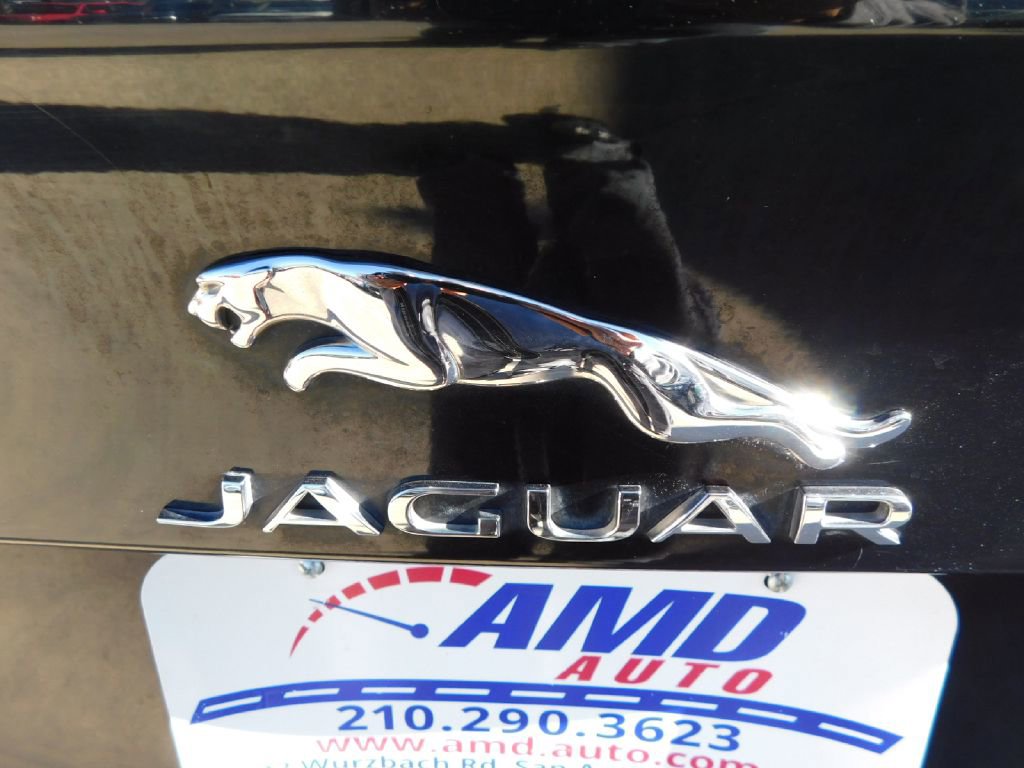 Used 2017 Jaguar XE Premium RWD image 14