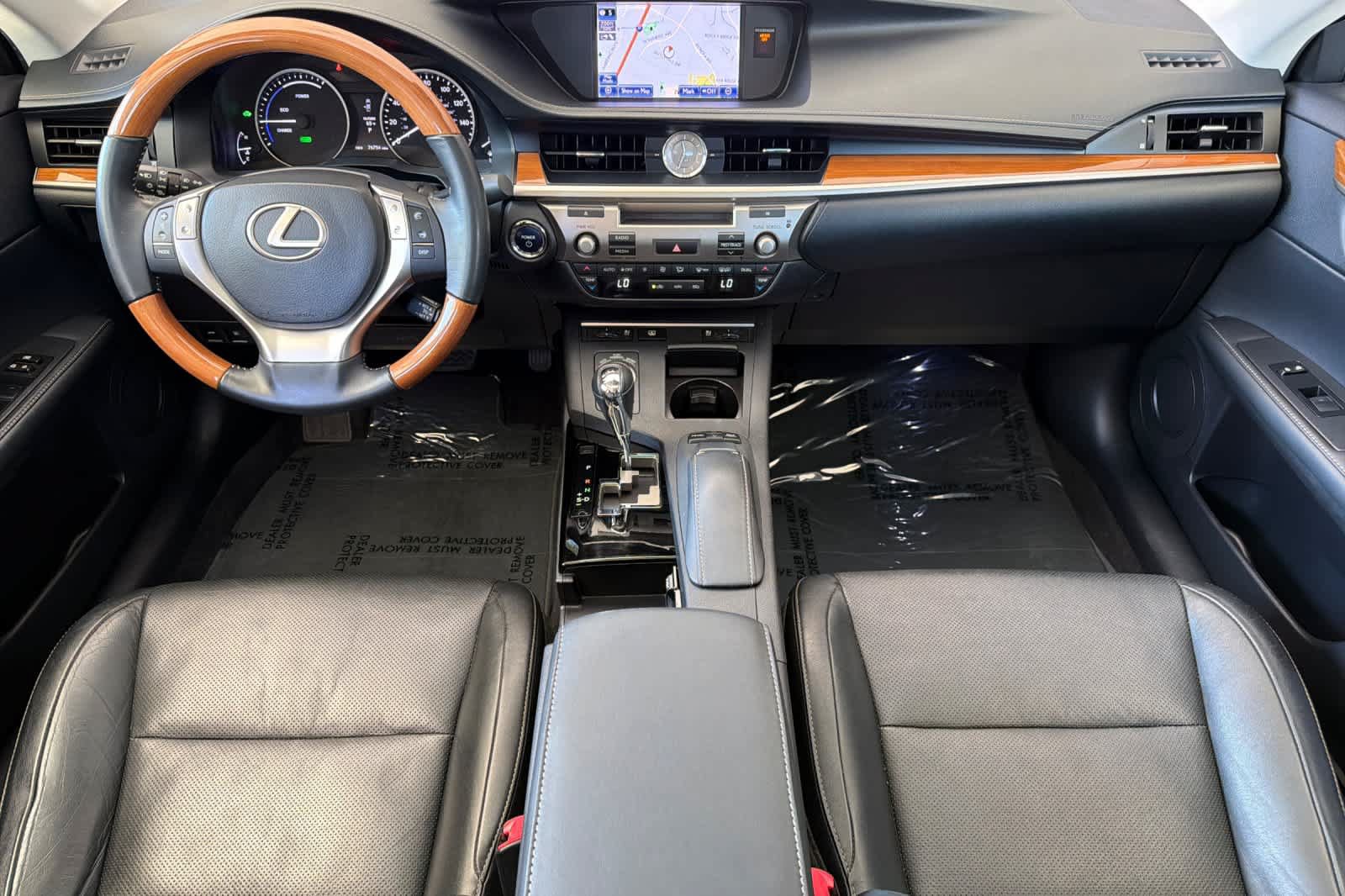 Used 2013 Lexus ES 300h w/ Luxury Pkg FWD image 3