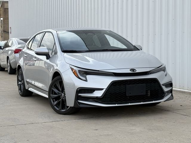 Used 2025 Toyota Corolla SE image 2
