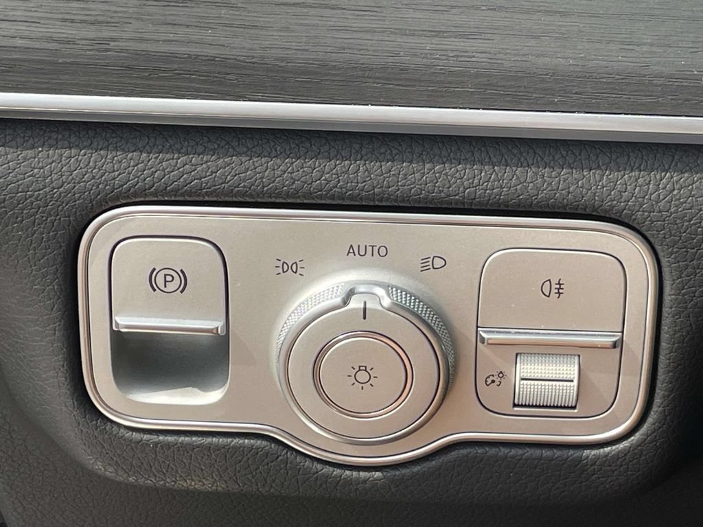 Used 2025 Mercedes-Benz GLE 580 4MATIC image 33