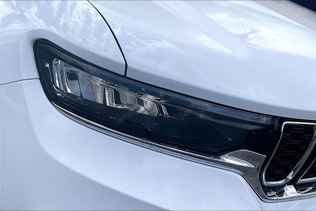 Used 2022 Jeep Grand Cherokee Limited image 26