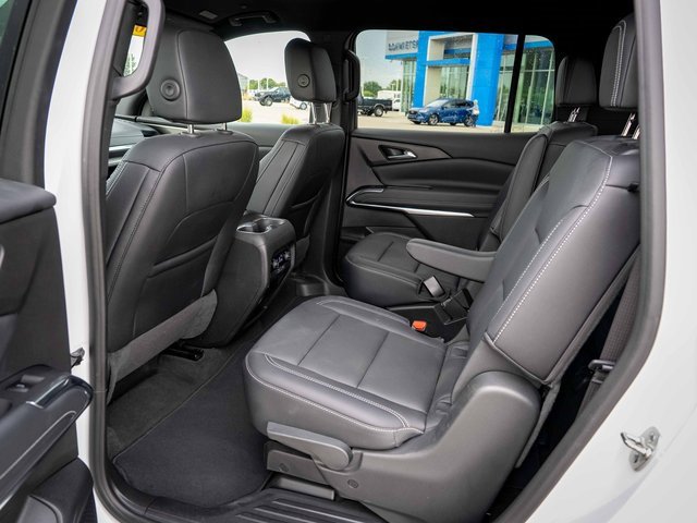 Used 2025 Chevrolet Traverse LT image 15
