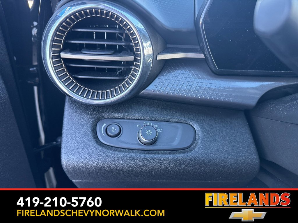 Certified 2025 Chevrolet Trax ACTIV w/ Sunroof Package image 11