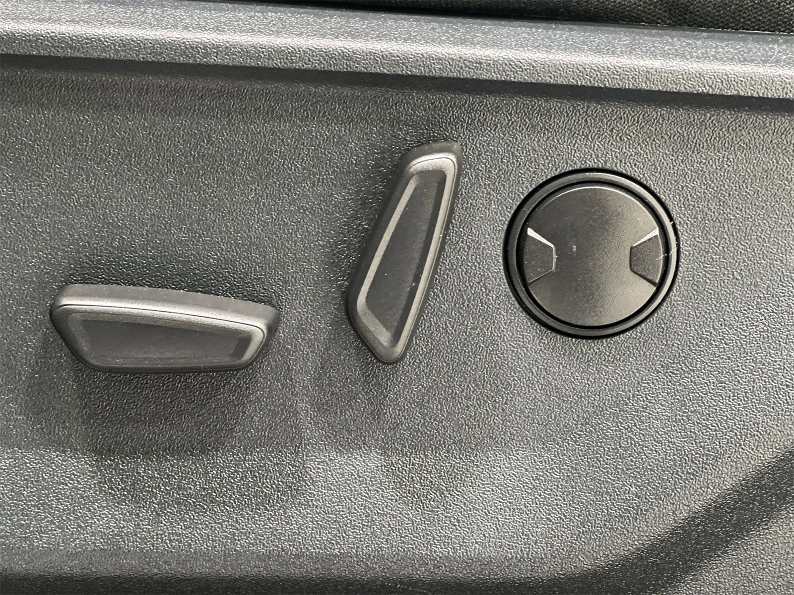 Used 2022 Ford F150 XLT w/ Equipment Group 302A High image 12