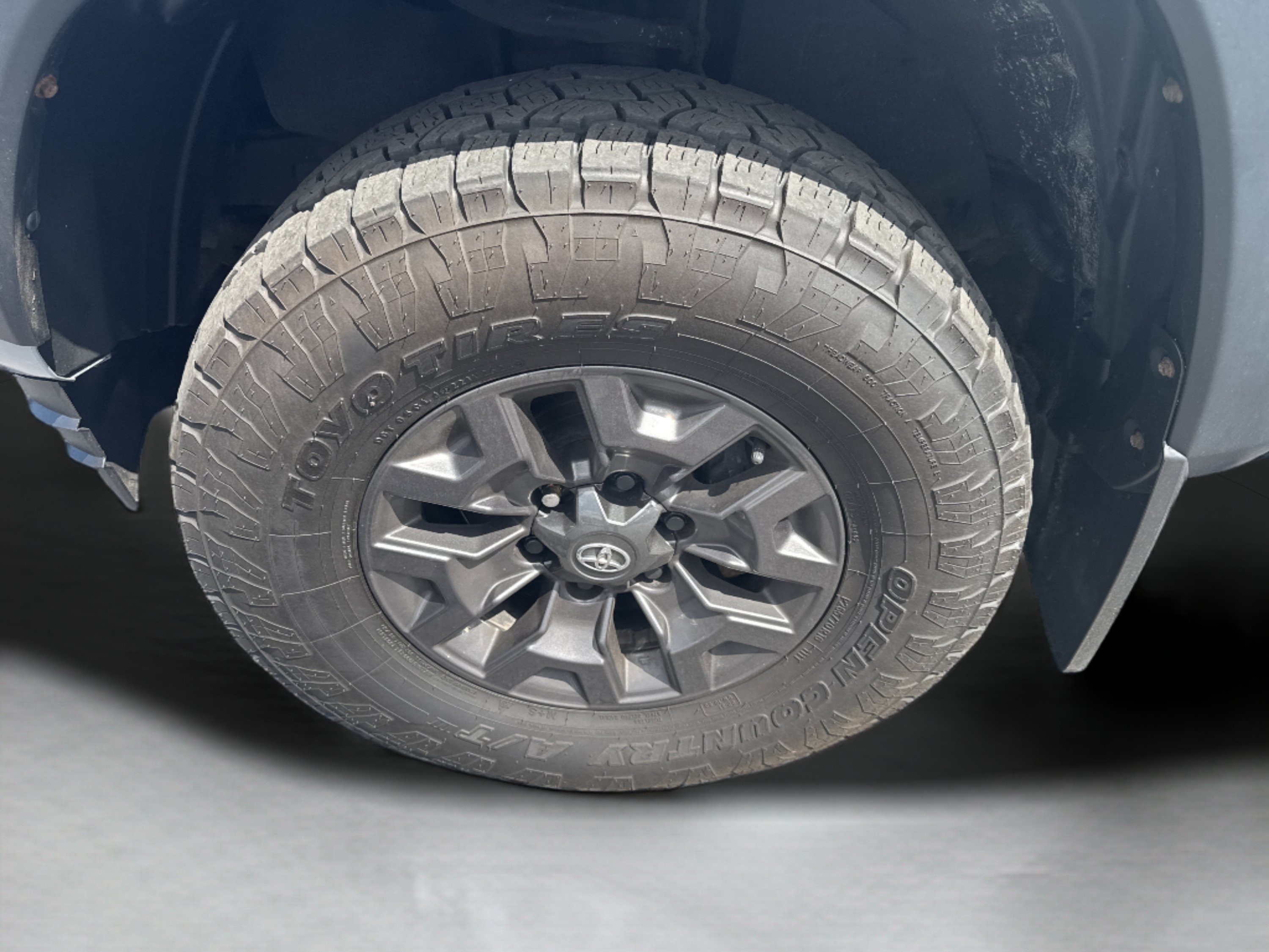 Used 2021 Toyota Tacoma SR5 w/ Trail Edition AWD/4WD image 9