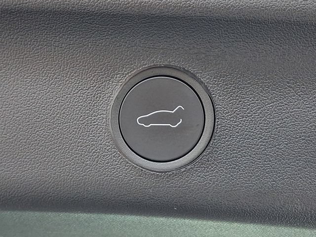 Used 2024 Tesla Model Y Long Range AWD/4WD image 29