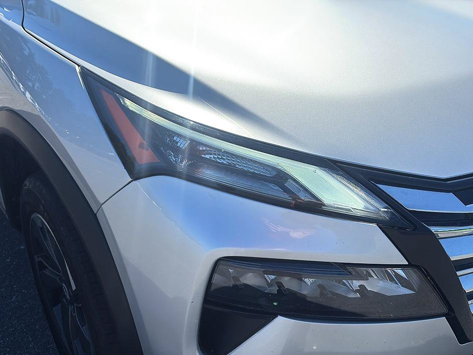 Certified 2025 Nissan Rogue SV AWD/4WD image 14