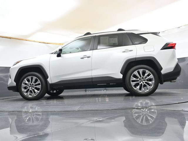 Used 2025 Toyota RAV4 Limited w/ Weather Package AWD/4WD image 31