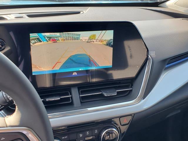New 2025 Chevrolet Trax LT w/ Driver Confidence Package image 17
