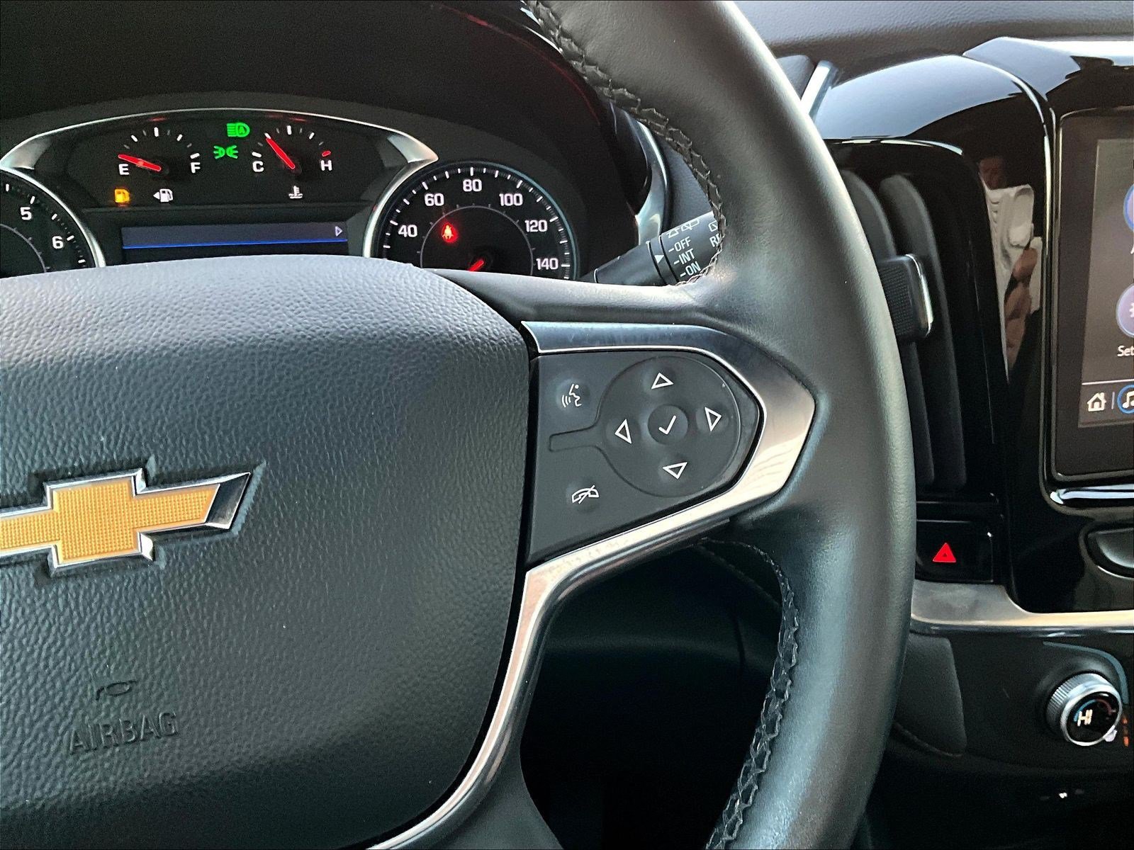 Used 2023 Chevrolet Traverse LT FWD image 12