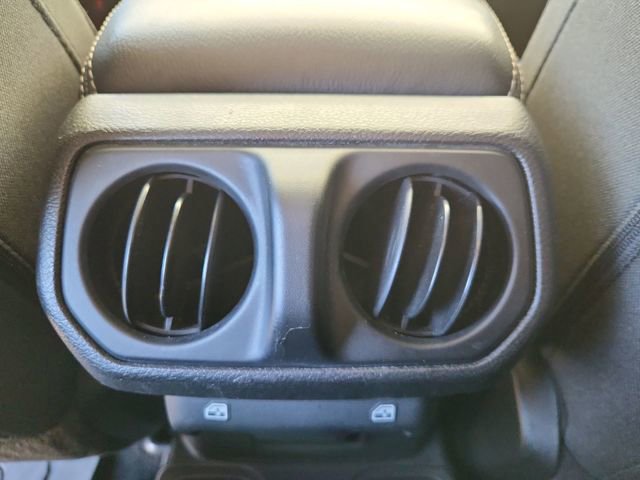 Used 2019 Jeep Wrangler Unlimited Sahara image 20