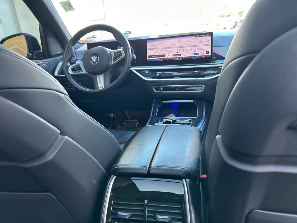 Used 2024 BMW X7 xDrive40i w/ M Sport Package image 30