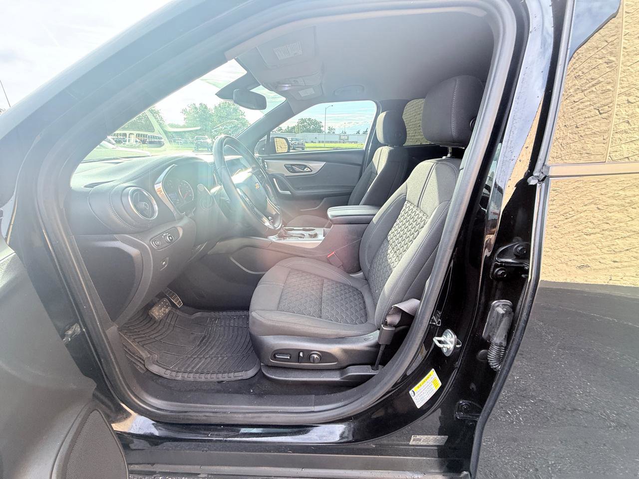 Used 2019 Chevrolet Blazer LT FWD image 10