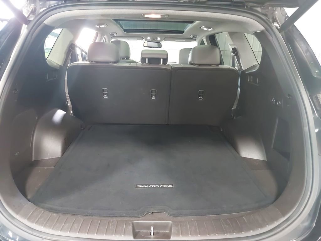 Used 2019 Hyundai Santa Fe AWD image 12
